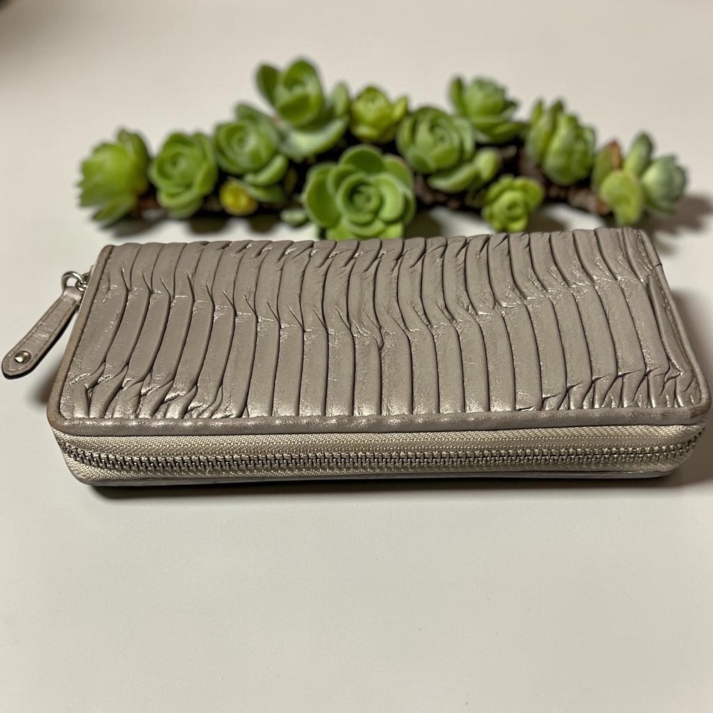 Coach Madison Zip Around Wallet Womens Large Metallic Champagne Pleated Leather - Picture 10 of 13